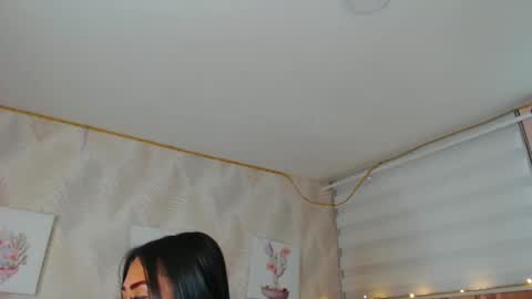 Snapshot of nathalierose_1 chatting on 01/16/25, 09:59 Nathalie Rose online show from 01/16/25, 09:59