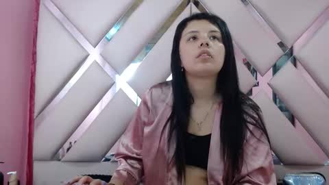 nathaly low online show from 10/01/25, 03:01