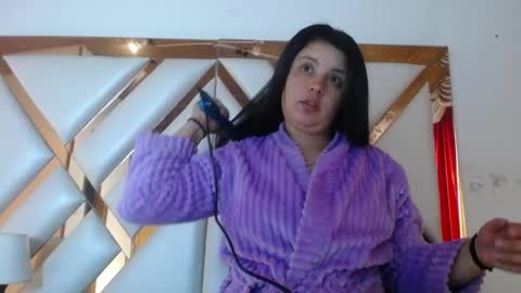 nathaly low online show from 05/09/26, 12:10