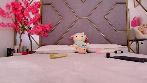 nathalya_summer online show from 03/25/26, 09:32