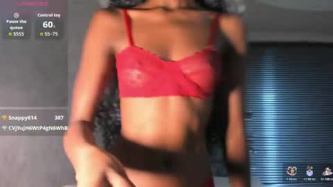 Snapshot of nathalyleen chatting on 05/16/26, 07:45 online show from 05/16/26, 07:45