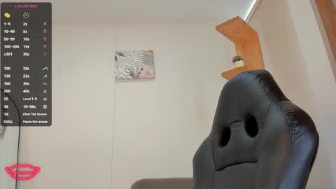 nathalyxx_ online show from 12/13/24, 05:21