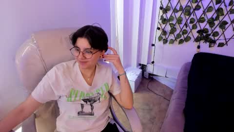 nathalyy_ds online show from 10/01/25, 08:48