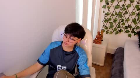 nathalyy_ds online show from 12/02/25, 08:04