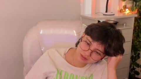 nathalyy_ds online show from 05/20/26, 05:19