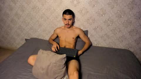 nathan_baker__ online show from 11/30/25, 07:18