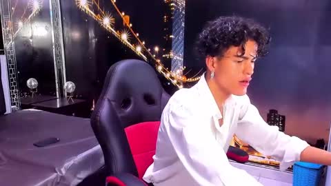 nathan_carson1 online show from 12/05/24, 12:11