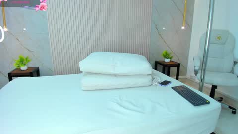 nathassa online show from 02/03/25, 02:45