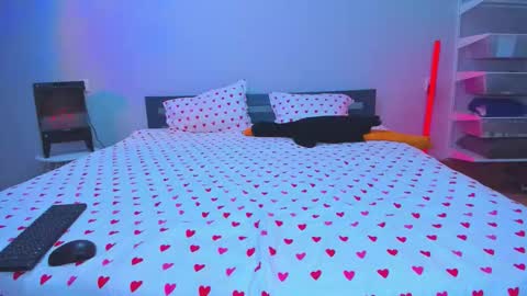 Snapshot of natishaloveu chatting on 11/21/25, 01:54 Tisha online show from 11/21/25, 01:54