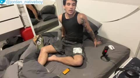 native_boy2 online show from 05/19/26, 12:11