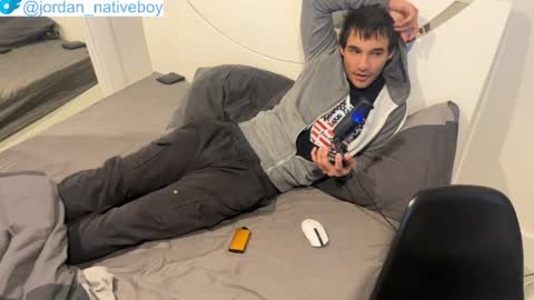 native_boy2 online show from 05/25/26, 08:48