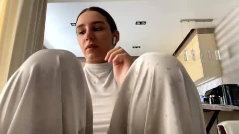 Nika online show from 04/08/26, 06:13