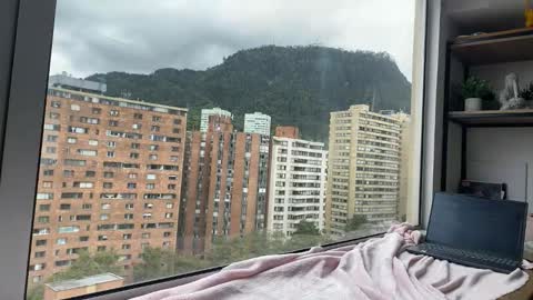 Snapshot of natsuki_saori chatting on 11/10/25, 04:50 online show from 11/10/25, 04:50