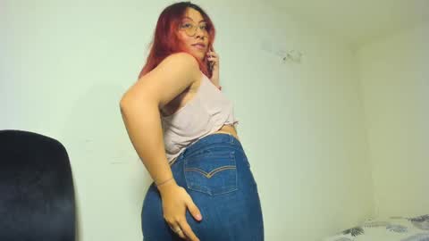 Snapshot of natt15 chatting on 09/18/25, 08:11 Natalia online show from 09/18/25, 08:11