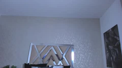 Natalia online show from 12/16/25, 12:04