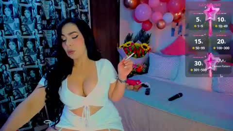 Snapshot of nattahottt chatting on 12/19/24, 08:23 NATTA online show from 12/19/24, 08:23