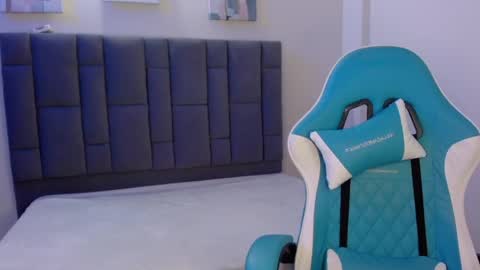 natti_bluee online show from 04/02/26, 02:20