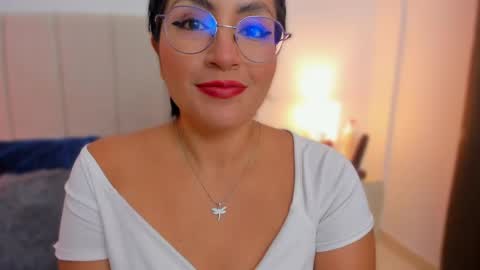 Nathalie online show from 04/17/26, 08:34