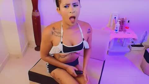 Snapshot of natty_reyes2004 chatting on 10/09/25, 06:28 NATALY.. online show from 10/09/25, 06:28