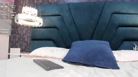 Snapshot of natty_roberts_ chatting on 02/14/25, 10:04 Natty online show from 02/14/25, 10:04