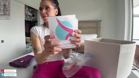 NATTY FIERROS online show from 09/18/25, 07:38