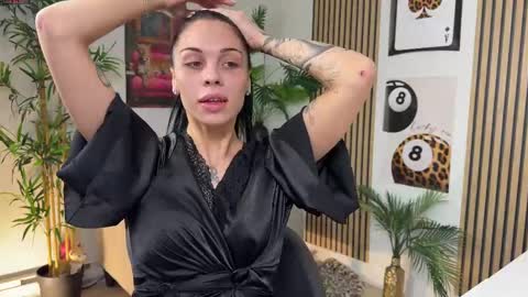 NATTY FIERROS online show from 09/21/25, 07:32