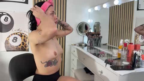 NATTY FIERROS online show from 10/31/25, 06:20