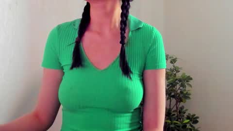 peach online show from 12/16/25, 09:03