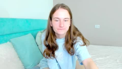 Snapshot of natural_meri_ chatting on 09/28/25, 05:35 Meri online show from 09/28/25, 05:35