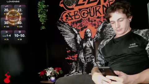 Snapshot of naturesbest951 chatting on 11/11/25, 03:28 NATURESBEST online show from 11/11/25, 03:28