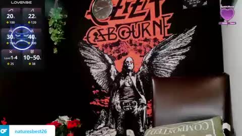 Snapshot of naturesbest951 chatting on 11/20/25, 02:45 NATURESBEST online show from 11/20/25, 02:45