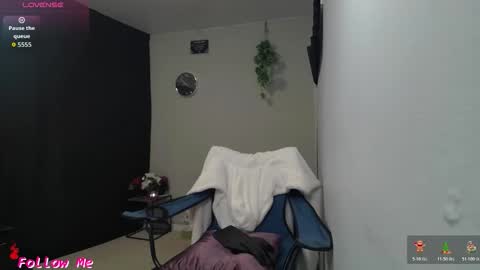 Snapshot of naturesbest951 chatting on 12/17/25, 01:55 NATURESBEST online show from 12/17/25, 01:55