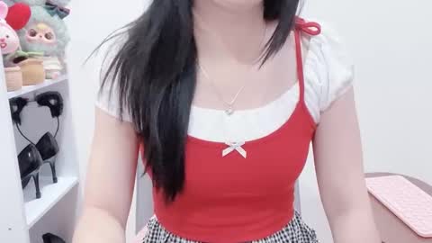 Snapshot of natycutiegirl chatting on 11/25/25, 02:22 Kiki online show from 11/25/25, 02:22