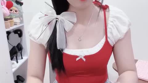 Snapshot of natycutiegirl chatting on 12/04/25, 02:10 Kiki online show from 12/04/25, 02:10