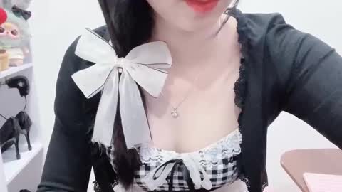 Snapshot of natycutiegirl chatting on 12/05/25, 03:04 Kiki online show from 12/05/25, 03:04