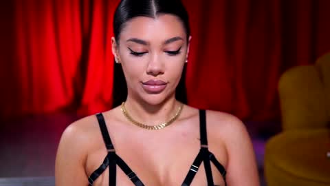 Naty online show from 01/06/25, 07:13