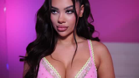 Naty online show from 02/08/25, 10:29