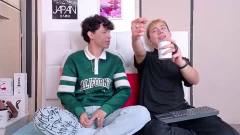 Christopher  Chris online show from 11/12/25, 01:22