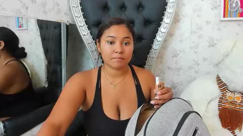 Zoe online show from 12/22/25, 06:49