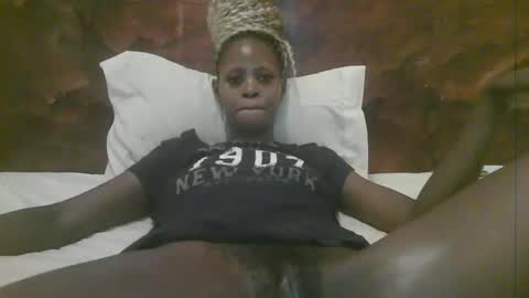 Snapshot of naughty_babe000 chatting on 05/26/26, 08:21 alisha online show from 05/26/26, 08:21
