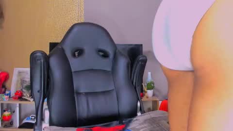 Snapshot of naughty_dominant chatting on 01/25/25, 06:13 Miller online show from 01/25/25, 06:13