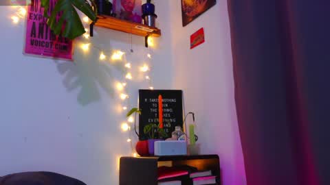 Em  please help me reach 100 thumbs up 3 online show from 01/21/25, 10:19