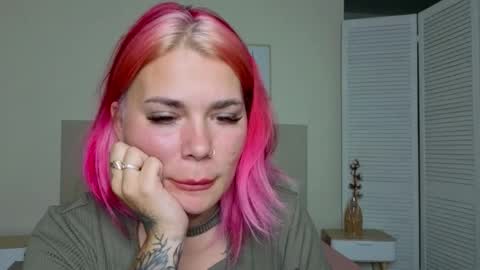 Snapshot of naughty_kittyy1 chatting on 09/30/25, 02:22 Maria online show from 09/30/25, 02:22