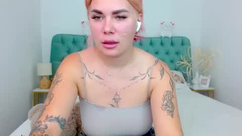 Snapshot of naughty_kittyy1 chatting on 10/05/25, 07:45 Maria online show from 10/05/25, 07:45