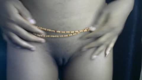 Snapshot of naughty_laura0811 chatting on 05/18/26, 10:04 Naughty laura online show from 05/18/26, 10:04