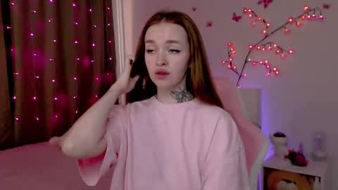 Snapshot of naughty_mablee chatting on 09/17/25, 01:18 Mable online show from 09/17/25, 01:18