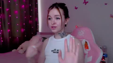 Snapshot of naughty_mablee chatting on 10/27/25, 03:43 Mable online show from 10/27/25, 03:43