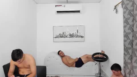 Snapshot of naughty_pearls chatting on 10/09/25, 01:31 naughty_pearls online show from 10/09/25, 01:31