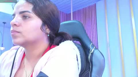 Stefany online show from 05/11/26, 01:22