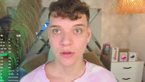 Snapshot of naughty_twink_ chatting on 10/08/25, 04:21 Noah online show from 10/08/25, 04:21